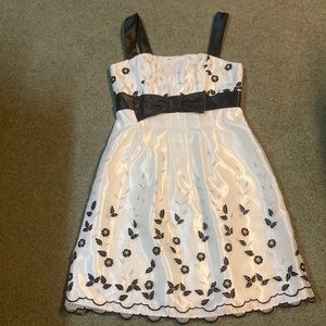 GUNNE SAX SIZE 5 Dress. Beautifully Patterned & Like New